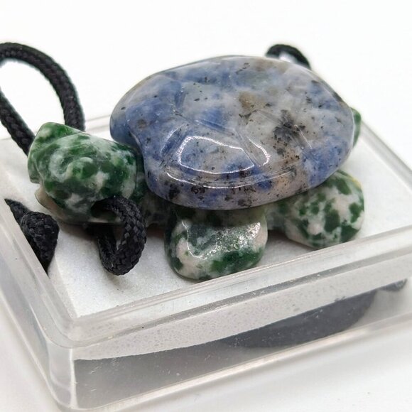 Blue Sodalite Green TURTLE tortoise GEM carving Pendant NECKLACE - Picture 1 of 8